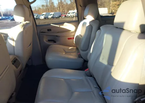 2004 Chevrolet Suburban 1500 Lt z USA, uszkodzony, nr VIN 3GNFK16T34G296524